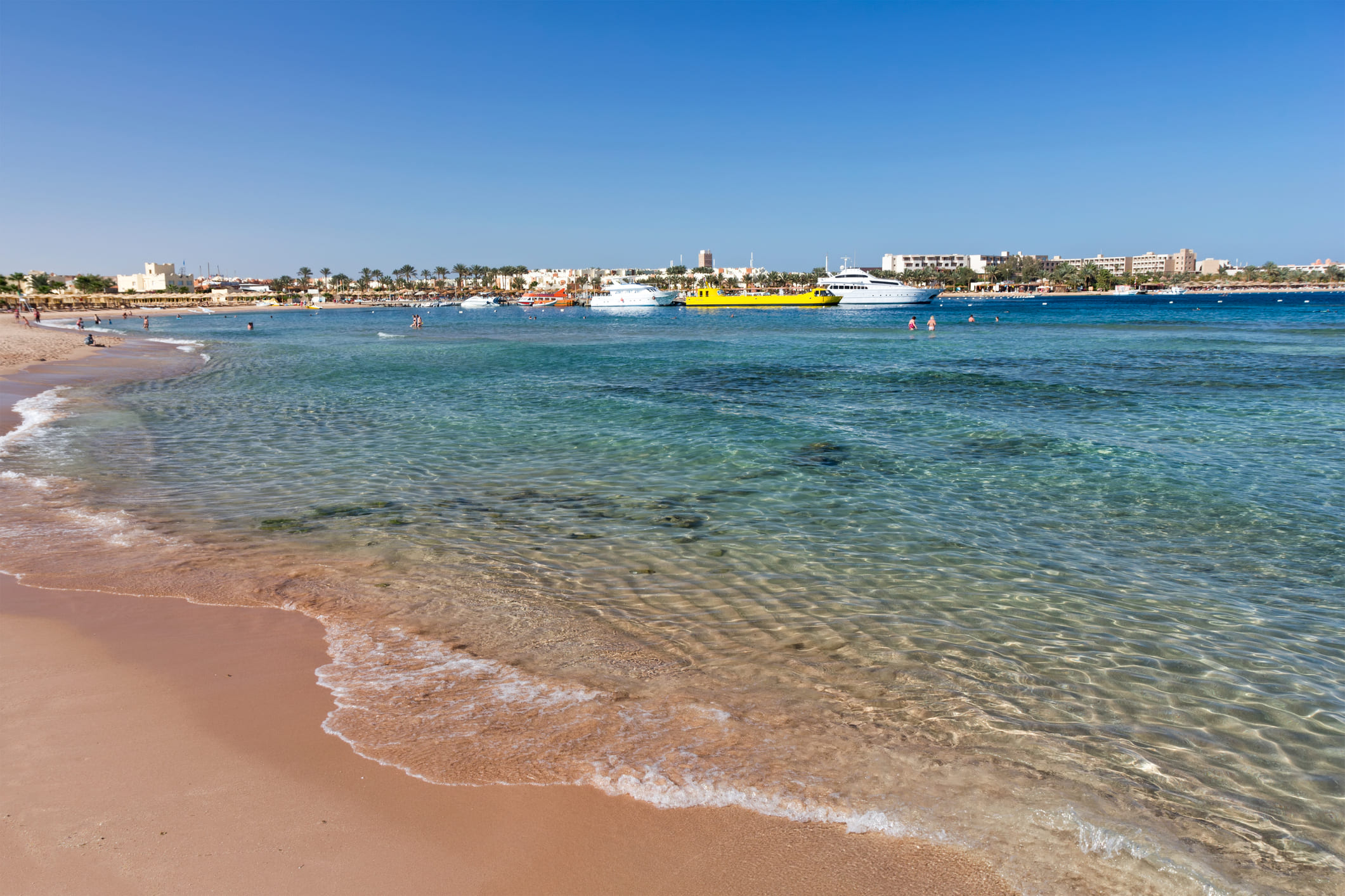 Der Sandstrand von Makadi Bay am Roten Meer