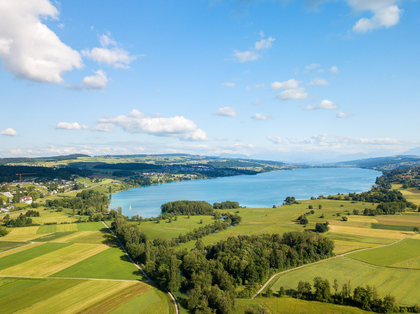 Luftaufnahme vom Hallwilersee in der Schweiz
