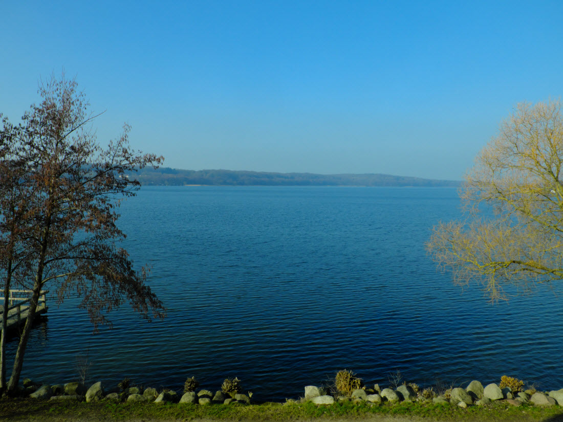 Blick auf den Ratzeburger See vom Ufer